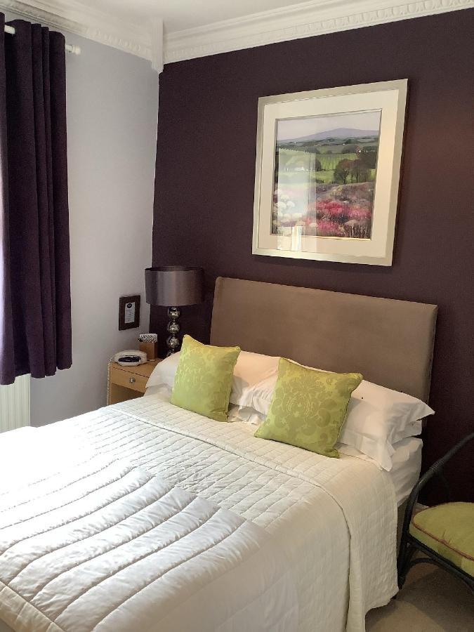 Alexandra Court Bed and Breakfast Χαρογκέιτ Δωμάτιο φωτογραφία